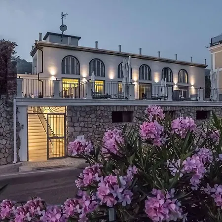 Klaton 3* Φόρμια